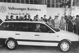BAZ tak hledaly zahraničního investora, kterým se nakonec stal Volkswagen. První německé auto, Passat Variant, tam vzniklo 21. prosince 1991.