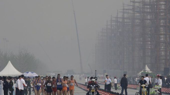 Smog ohrožuje konání vytrvalostních disciplín