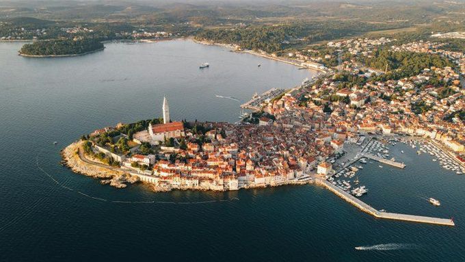 Na rozdíl od České republiky platí v Chorvatsku tolerance na alkohol za volantem, byť samozřejmě jen v omezeném množství.
