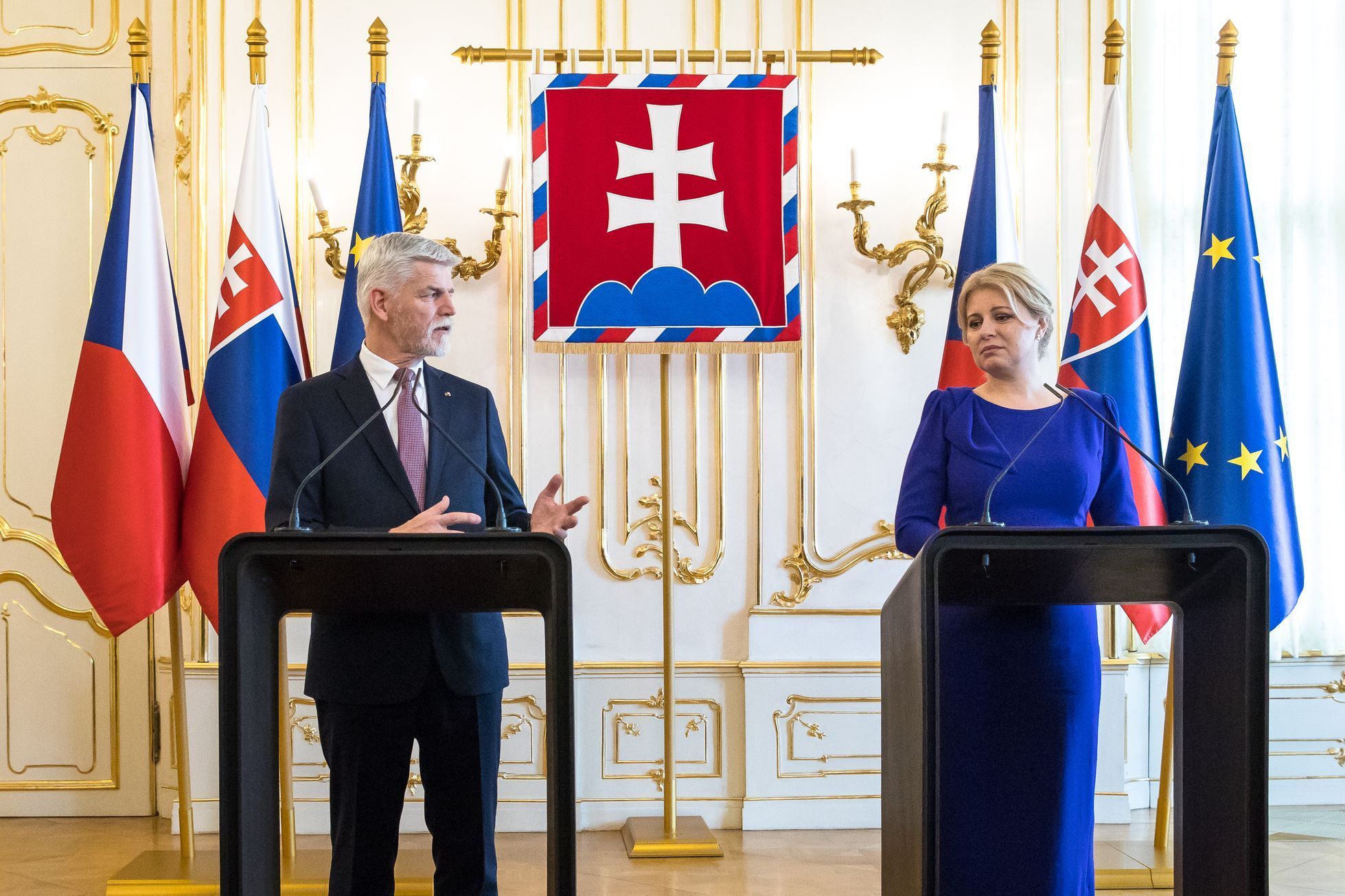 Prezident Petr Pavel na první oficiální zahraniční cestě, na Slovensko, prezidentka Zuzana Čaputová