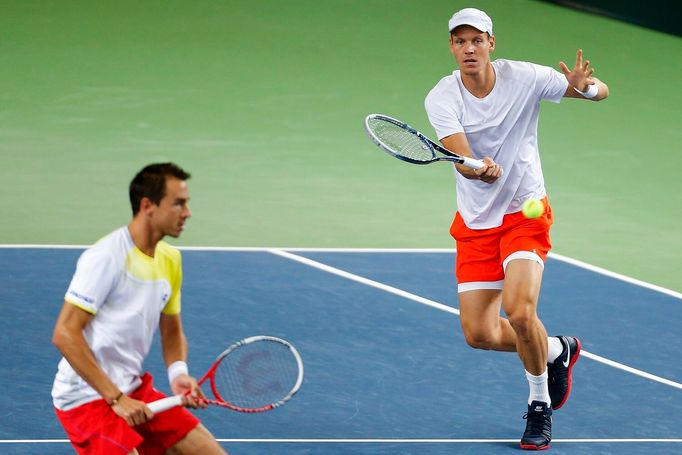 Davis Cup, Švýcarsko - Česko: Lukáš Rosol a Tomáš Berdych (vpravo)