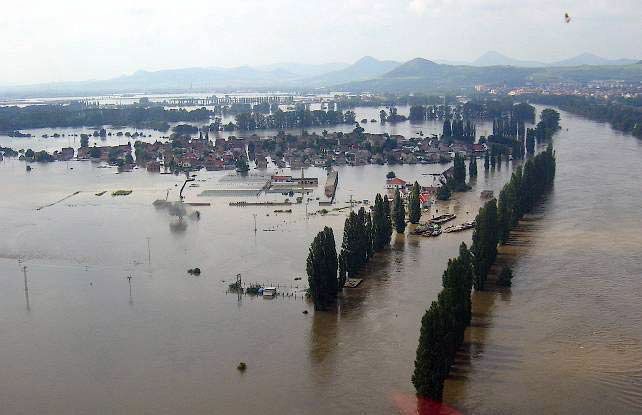 Foto: Povodně v roce 2002/ Povodí Labe