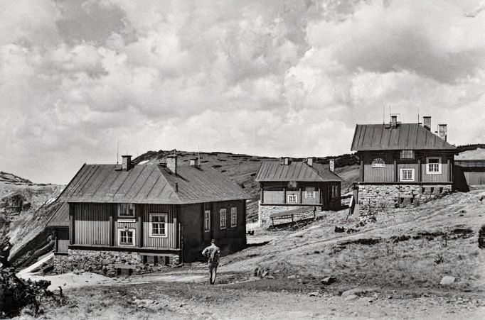 Jestřábí boudy v Krkonoších.  Nedatovaná fotografie