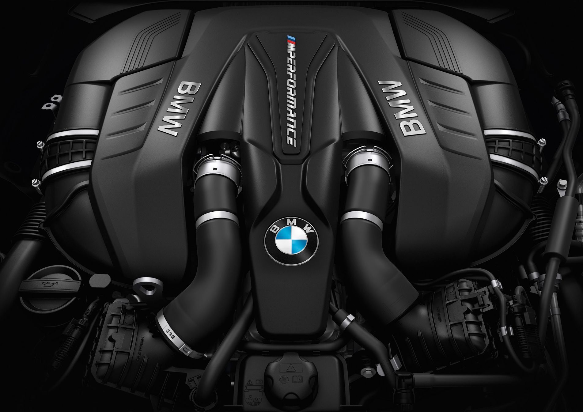 BMW řady 5 7. generace - motor osmiválec