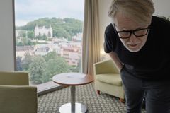 Shovívavost, nostalgie a švejkování. Český film podle českých filmařů