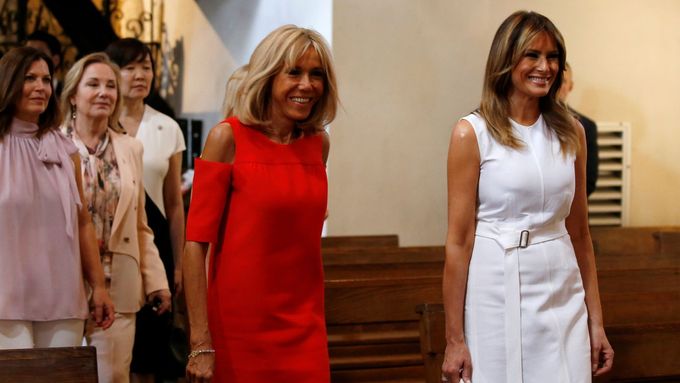 Sangria, tanec i papričky. Ženy lídrů G7 si užívají čas bez manželů