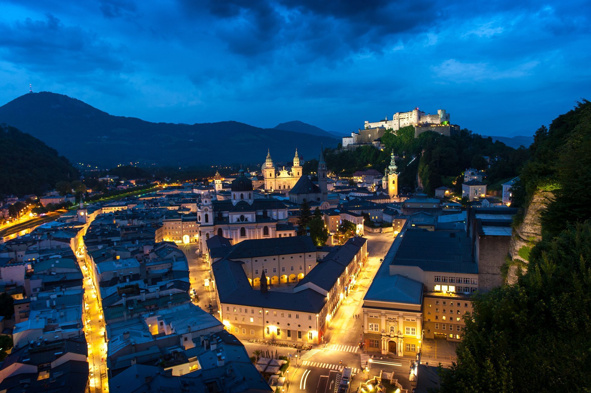 BO_OsterreichWerbung_Pohled na noční Salzburg