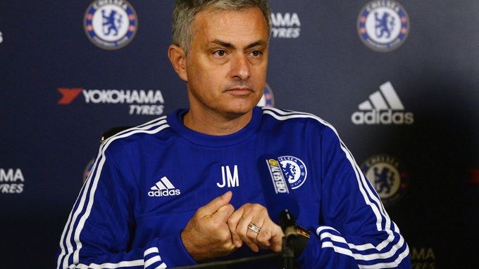 José Mourinho na tiskové konferenci před zápasem s Norwichem