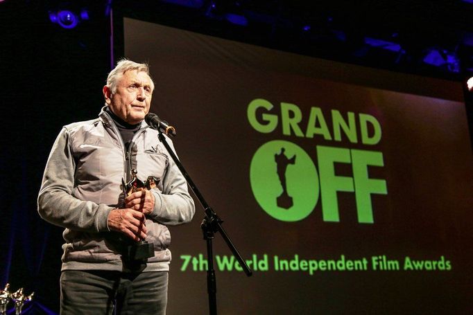 Jiří Menzel dostal na Mezinárodním festivalu nezávislých krátkometrážních filmů Grand OFF ve Varšavě Cenu za celoživotní tvorbu.