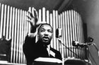 Martin Luther King, Jr. se narodil v roce 1929 v americkém státě Georgia do rodiny pastorů - byl jím jeho dědeček i otec. Sám se chtěl vydat jinou profesní cestou, nakonec ale vystudoval teologii a v roce 1954 se sám stal pastorem.