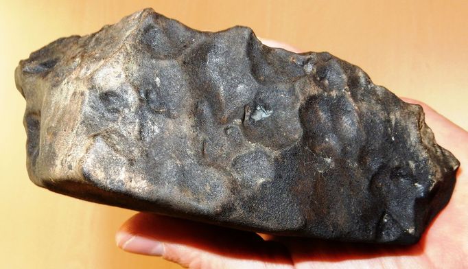 Meteorit o hmotnosti 1,3 kilogramu, který se našel v Německu.