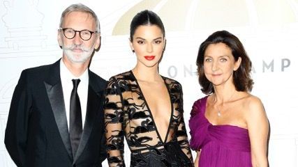 Generální ředitel značky Longchamp Jean Cassegrain se svou sestrou, kreativní ředitelkou Sophií Delafontaine a ambasadorkou Kendall Jenner.
