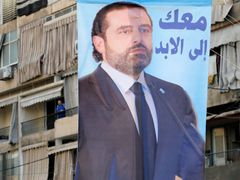 Billboard s tváří premiéra Sáada Harírího v Bejrútu.