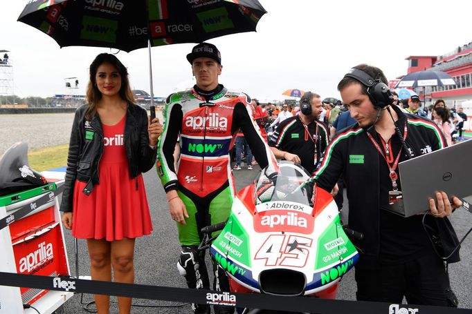 Grid Girls 2018: Scott Redding