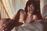 Cecil Beaton: Mick Jagger, 1968, barevná fotografie
