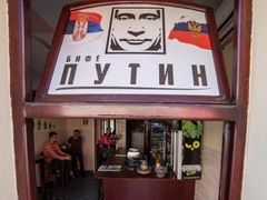 Bar Putin nedávno otevřeli v Novém Sadu na severu Srbska.