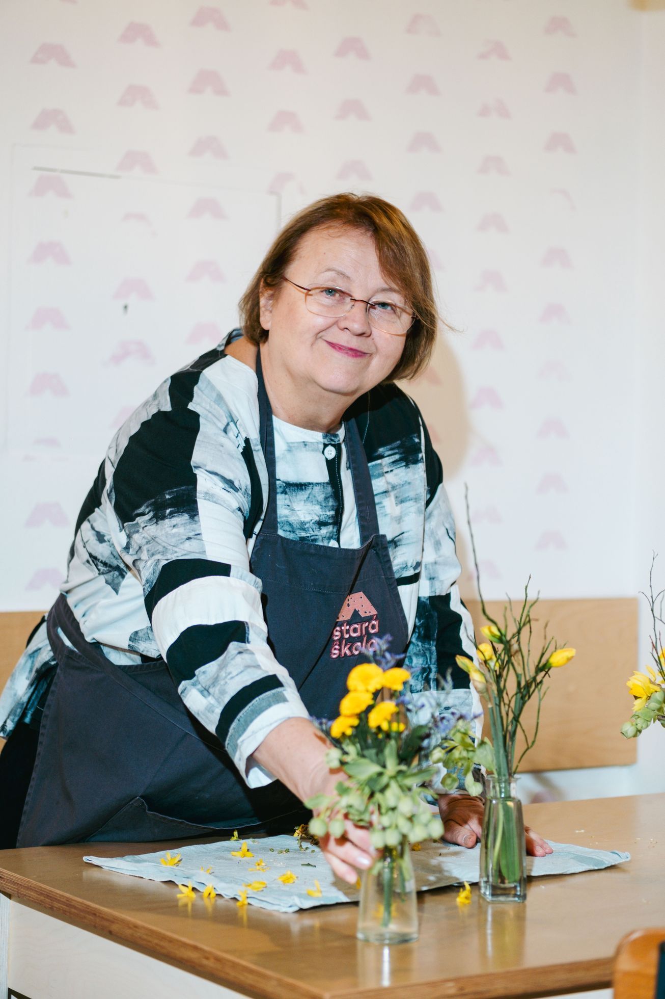 stará škola, kavárna, záchrana, sbírka, peníze, důchodci, senioři