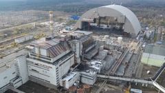 Nový sarkofág brzy zakryje zbytky čtvrtého bloku černobylské jaderné elektrárny