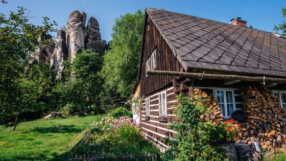 Unikátní roubenky i selské usedlosti. Adršpach nejsou jen skály