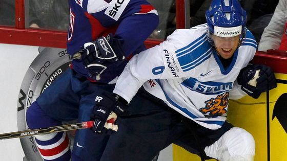 Bartovič v souboji s finským soupeřem