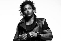 Zemřel americký zpěvák a držitel Grammy D'Angelo. Bylo mu 51 let