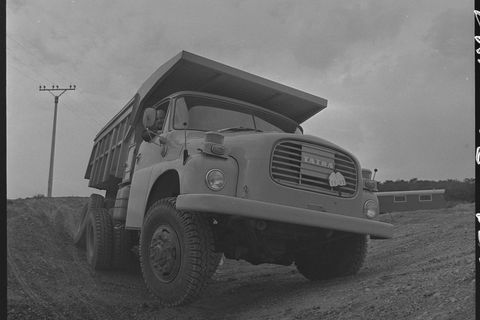 Tatra 148