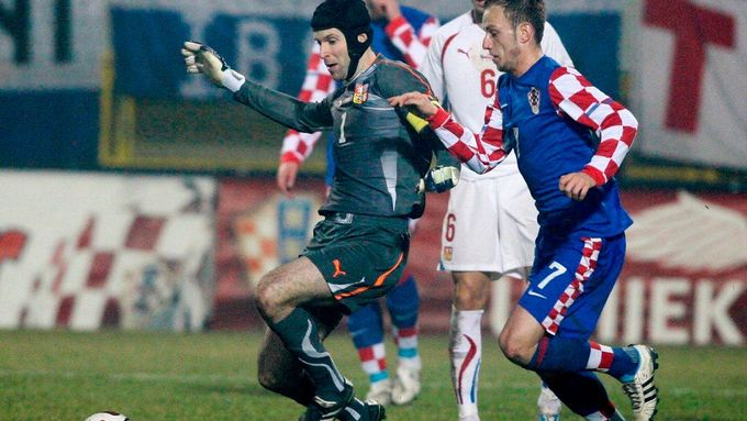 Chorvati čtyřikrát překonali Čecha. Ten se zapsal do historie