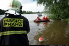 Muže topícího se v Ostrožské Nové Vsi se podařilo oživit. V nemocnici pak zemřel
