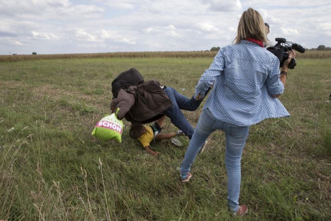 kameramanka kopala do imigrantů