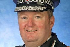 Britský policejní šéf končí, ohrozil boj s terorismem