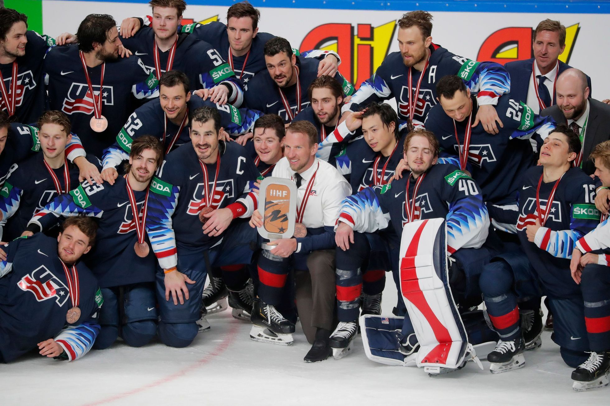 Hokejisté USA slaví bronz na MS 2021 v Rize