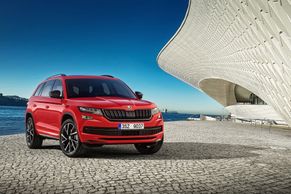 Co den, to nová verze Škody Kodiaq. Po Scoutu ukázala automobilka i Sportline