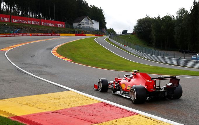 Pilot Ferrari Charles Leclerc ve Velké ceně Belgie 2020