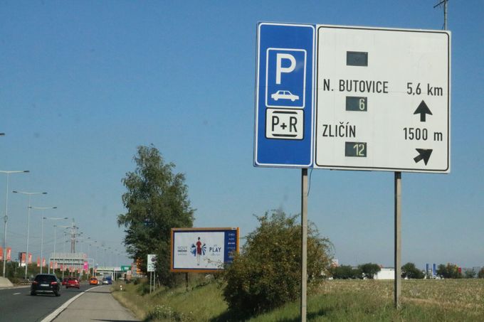 Nabídka záchytných parkovišť na okraji Prahy 5 je velmi omezená, v Praze 6 není vůbec žádná.