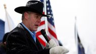 Ryan Zinke (55) - ministr vnitra. Do funkce ministra vnitra Donald Trump nominoval Ryana Zinkeho, člena Sněmovny reprezentantů za stát Montana, který v kampani patřil k jeho prvním podporovatelům. Pětapadesátiletý politik byl téměř dvacet let příslušníkem speciálního elitního komanda amerického námořnictva SEAL. Na rozdíl od většiny ostatních států není ministerstvo vnitra USA silovým resortem, tato role připadá ministerstvu pro vnitřní bezpečnost. Ministerstvo vnitra má na starosti správu státních pozemků a přírodních zdrojů, dohlíží například na národní parky.