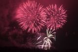 Nad pražským Vítkovem v pátek na Nový rok v 18 hodin zazářil slavnostní ohňostroj. Pořadatelé ohňostroj nazvali Praha múzami políbená.
