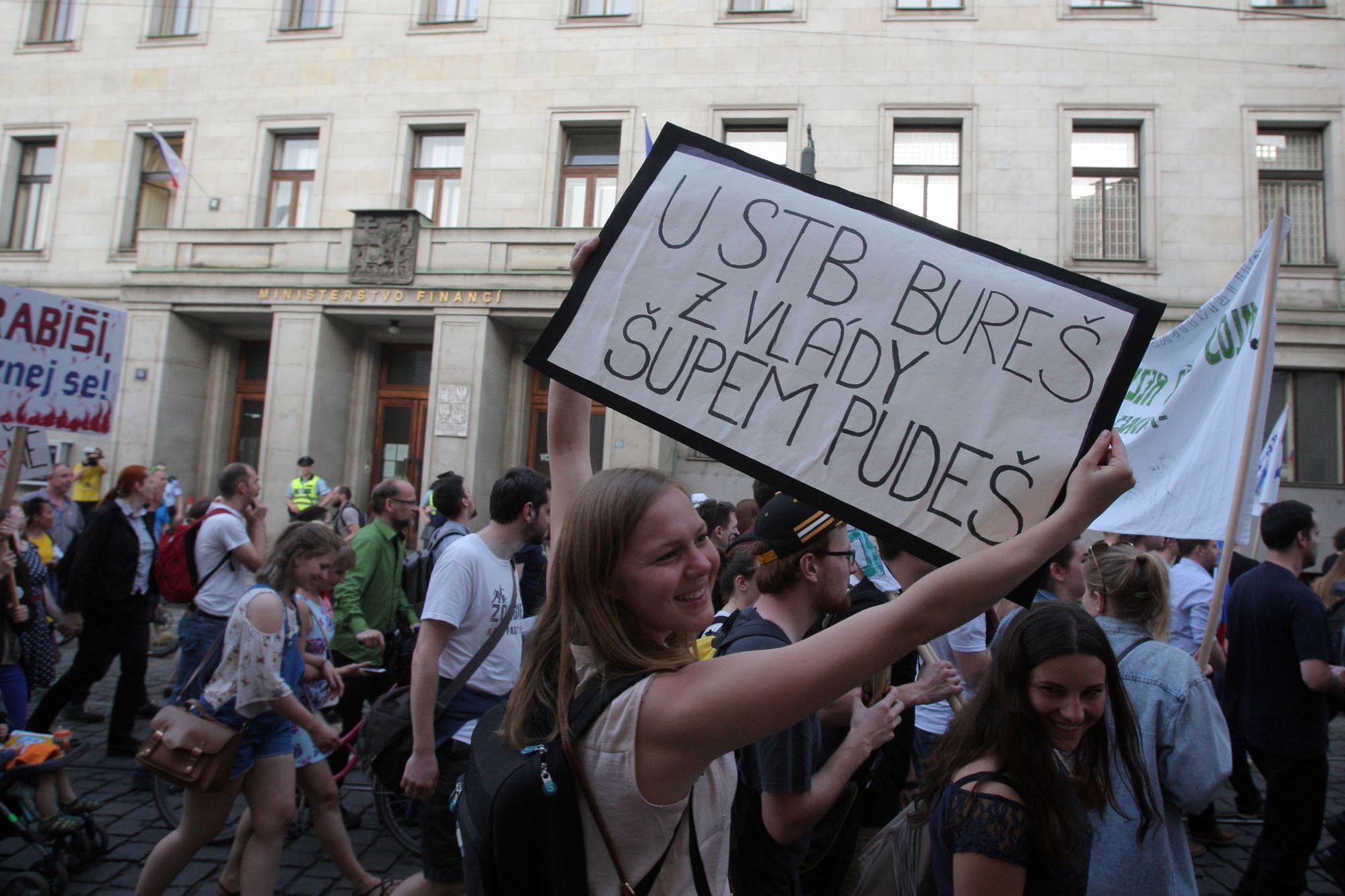 Druhá demonstrace na Václaváku proti Babišovi a Zemanovi