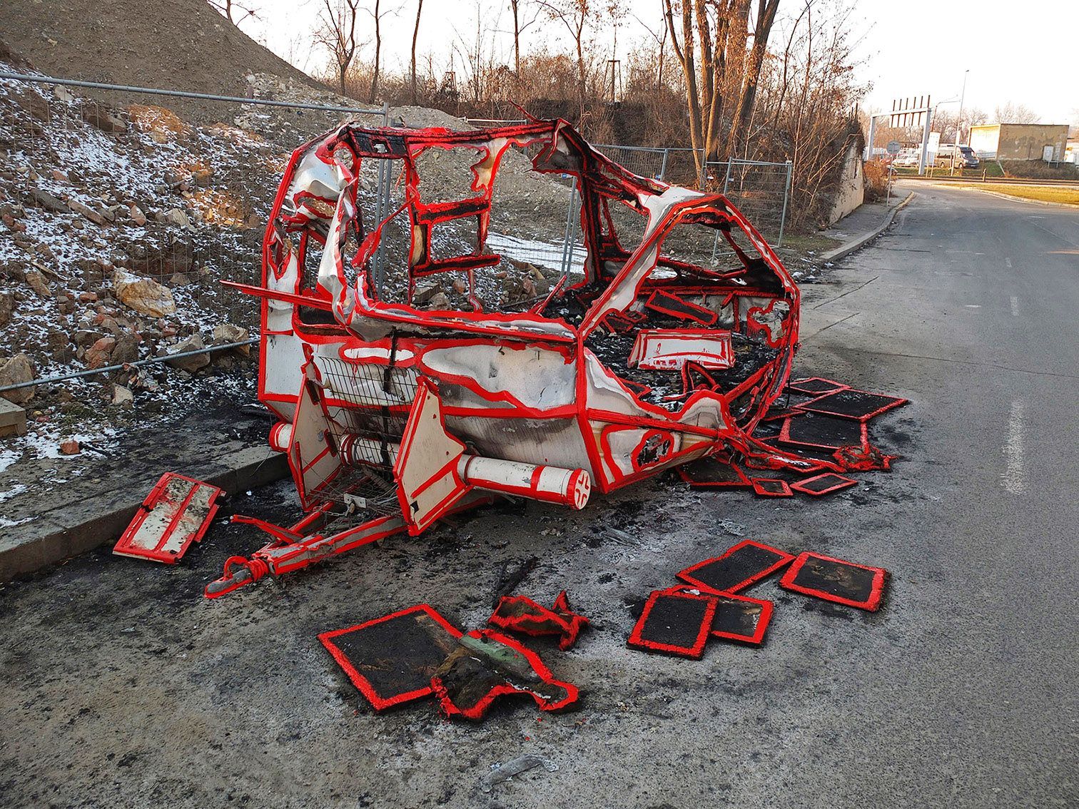 Jednorázové použití / Fotogalerie / Působivé zásahy do krajiny od umělce Patrika Proška