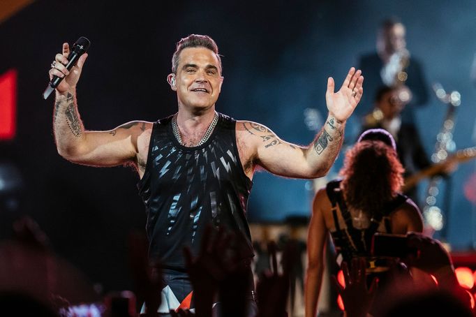 Robbie Williams v srpnu 2017, kdy vystoupil na pražském Letišti Letňany.