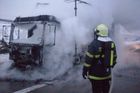 Dálnici D5 uzavřel na Berounsku požár nákladního auta