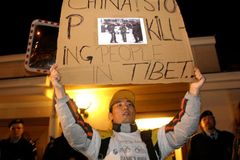 Czech govt to China: Stop violence in Tibet!