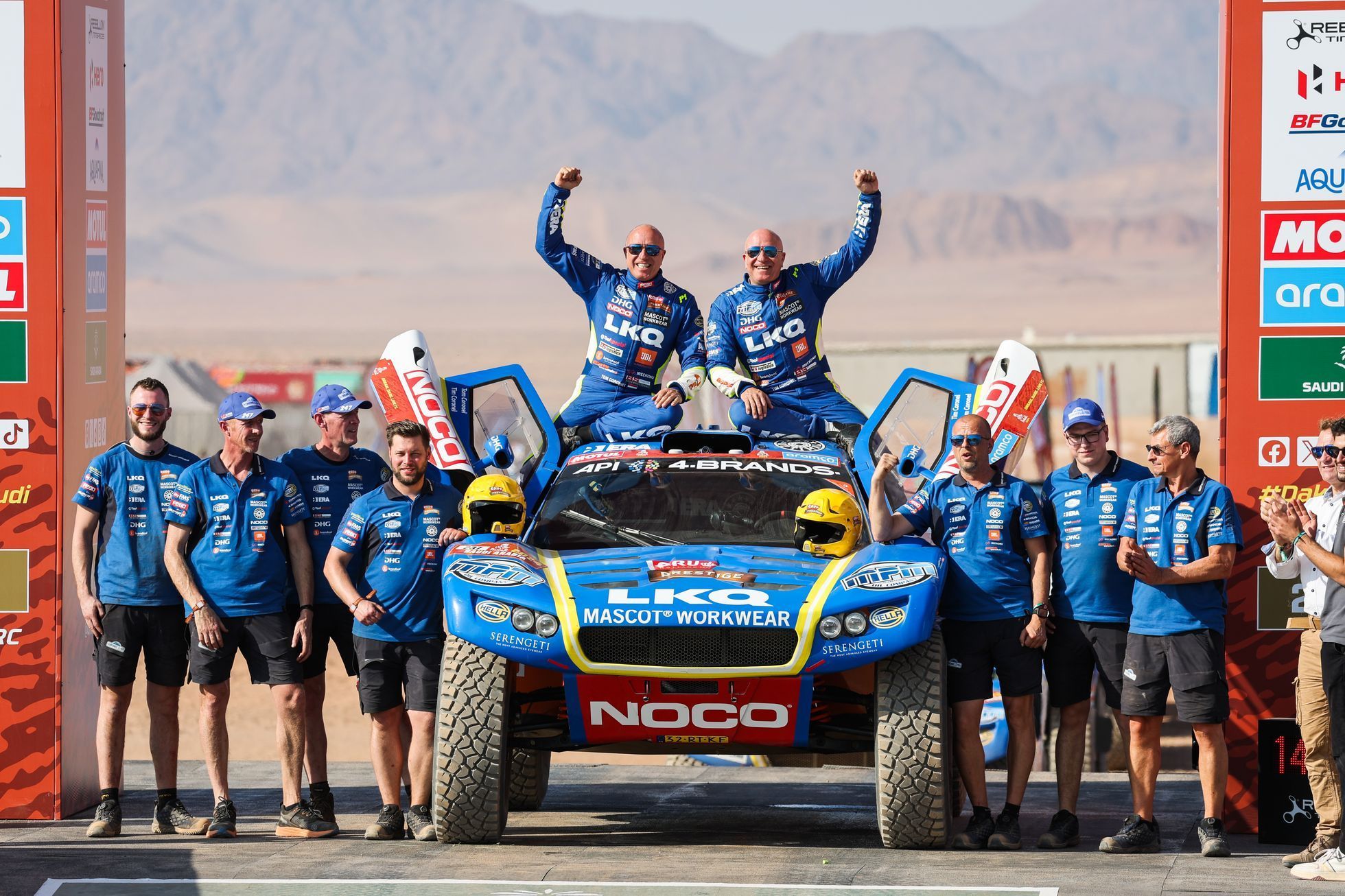 Tim a Tom Coronelovi (Century) na startu Rallye Dakar 2024