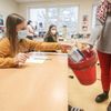 Testování na koronavir covid-19 na školách, škola, žáci, školství, učitelé, antigenní test, výuka