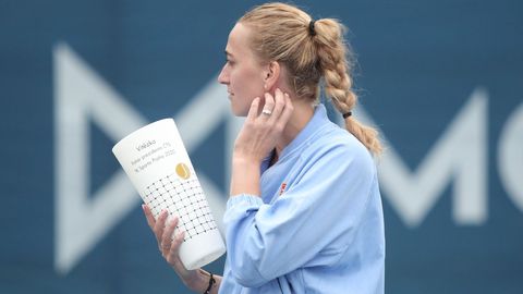 Bylo divné nepodat si ručník, vodu ani ruku, přiznala po turnaji vítězná Kvitová