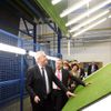 Prezident Miloš Zeman ve firmě Juta podnikatele a senátora Jiřího Hlavatého