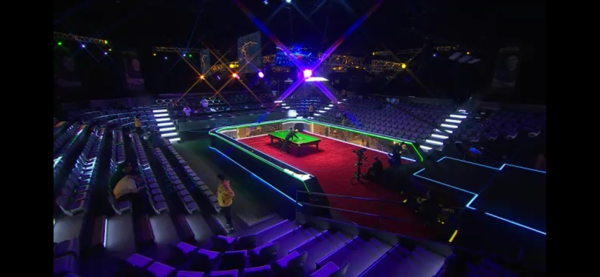 Prakticky prázdné hlediště při World Masters of Snooker v Rijádu