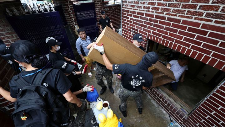 Soul zakáže sklepní byty jako z Parazita. Při povodních v nich umírali lidé; Zdroj foto: Yonhap/via REUTERS
