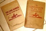 Samotná značka Lone Ranger nemá zapotřebí někoho kopírovat, má za sebou přesně osmdesátiletou a velmi barvitou historii.