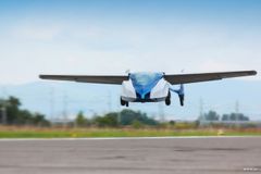 Airbus vyvíjí samopilotované létající auto. Do konce roku by měl vzlétnout předváděcí vůz