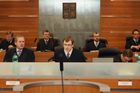 Soud zprostil Bureše kárné žaloby, kterou podal Motejl